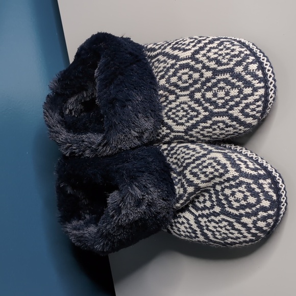 Muk Luks Melinda Womens Dark Sapphire Blue Bootie Slippers. NWOT - Picture 12 of 16